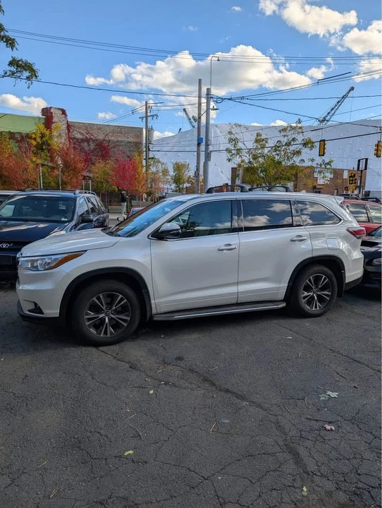 2016 Toyota Highlander - Image 2 of 7