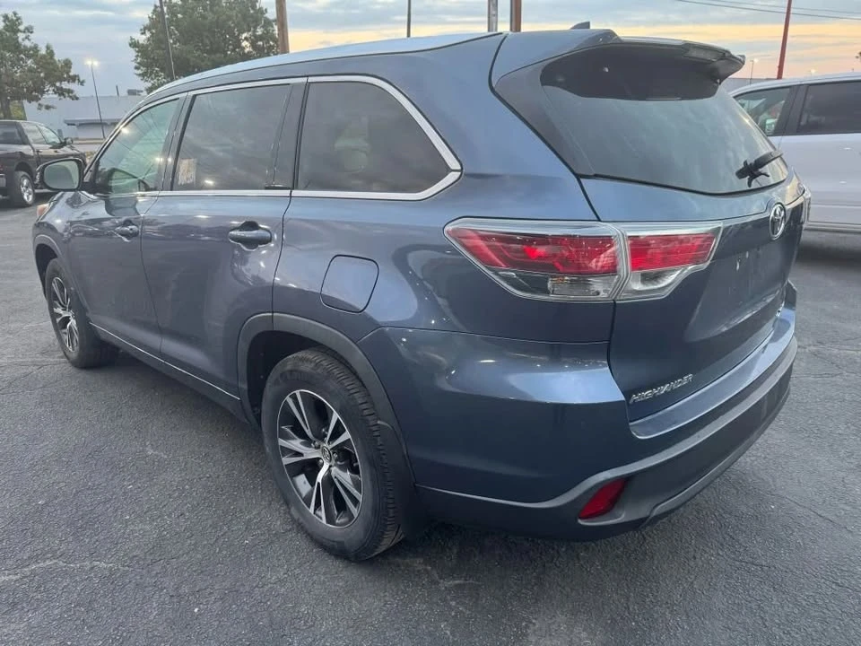 2016 Toyota Highlander - Image 7 of 17