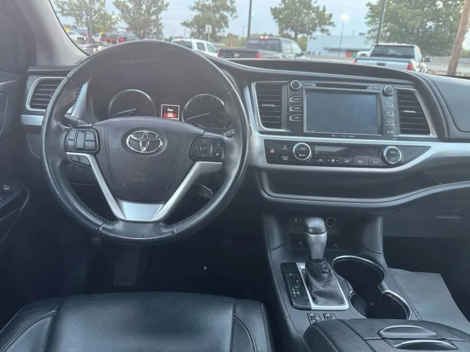 2016 Toyota Highlander - Image 16 of 17