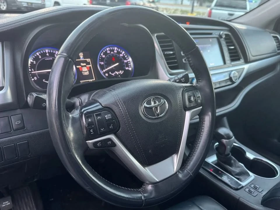 2016 Toyota Highlander - Image 13 of 17