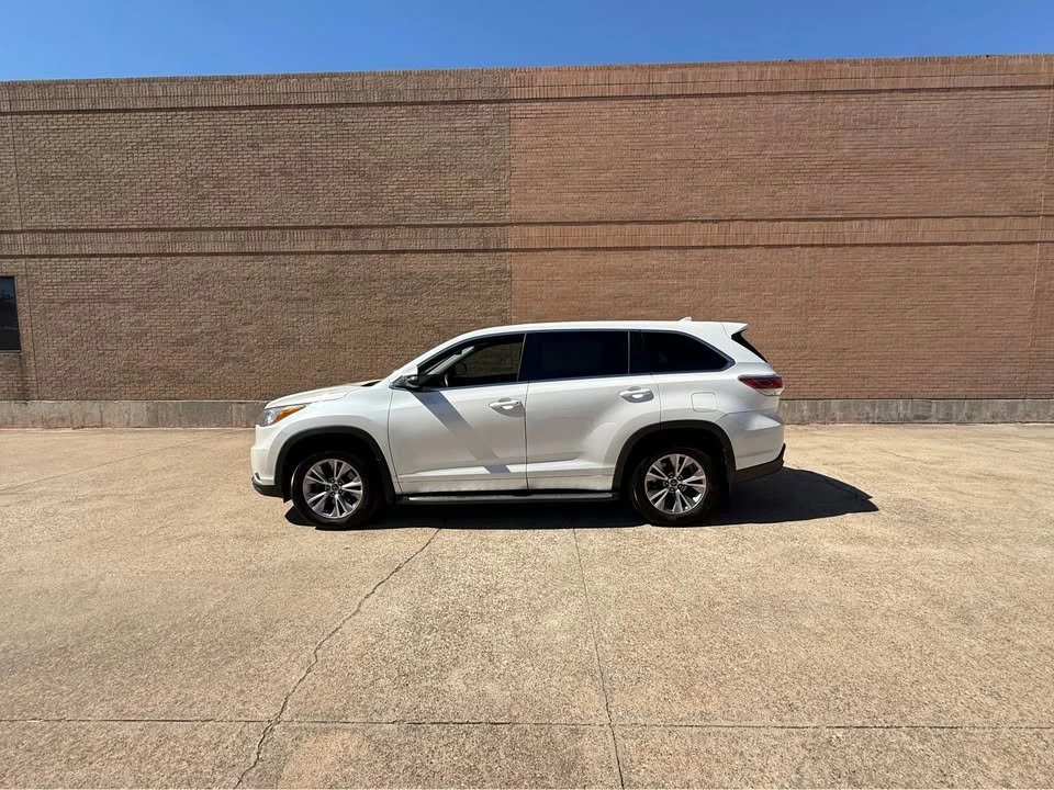 2016 Toyota Highlander - Image 11 of 13