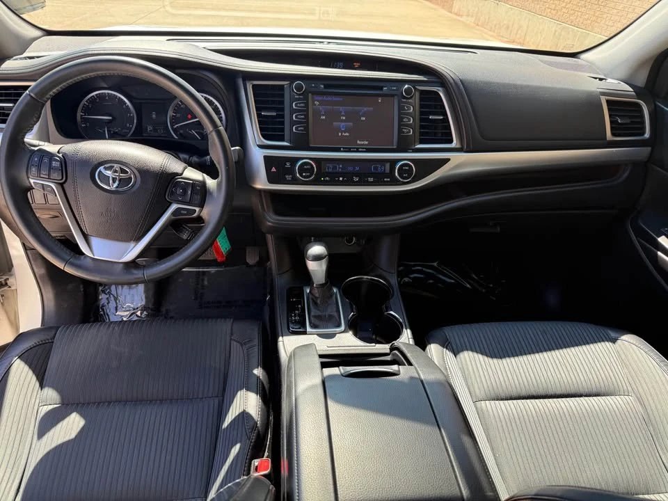 2016 Toyota Highlander - Image 8 of 13