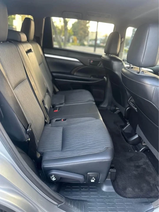 2016 Toyota Highlander - Image 18 of 20