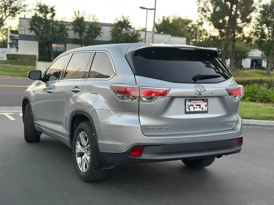 2016 Toyota Highlander - Image 9 of 20