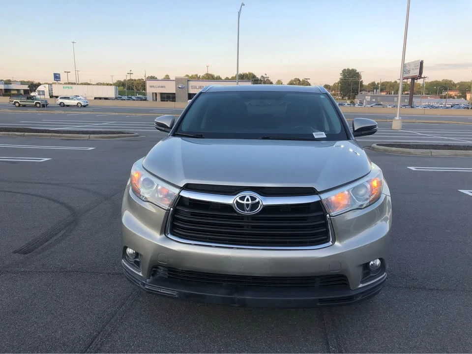2016 Toyota Highlander - Image 8 of 14