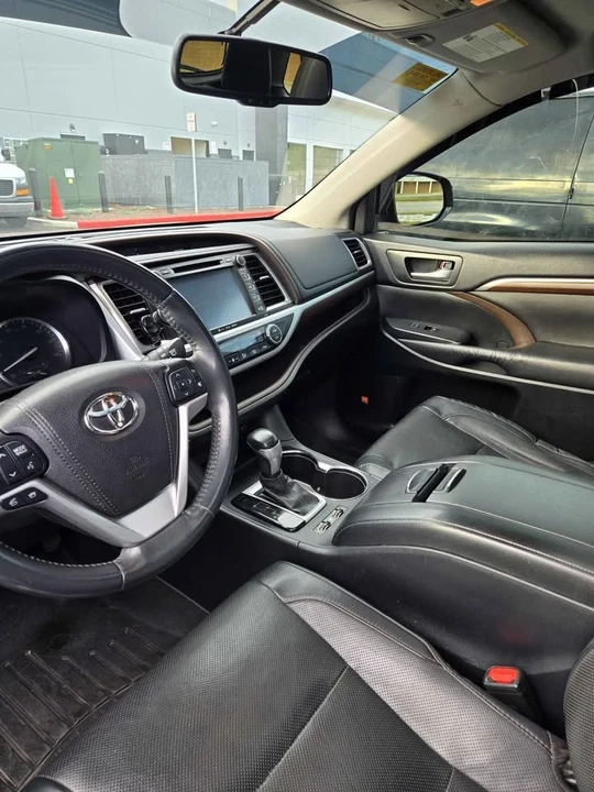 2016 Toyota Highlander - Image 6 of 10