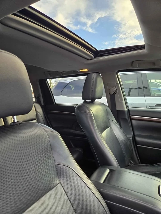 2016 Toyota Highlander - Image 7 of 10