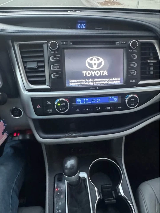 2016 Toyota Highlander - Image 16 of 19