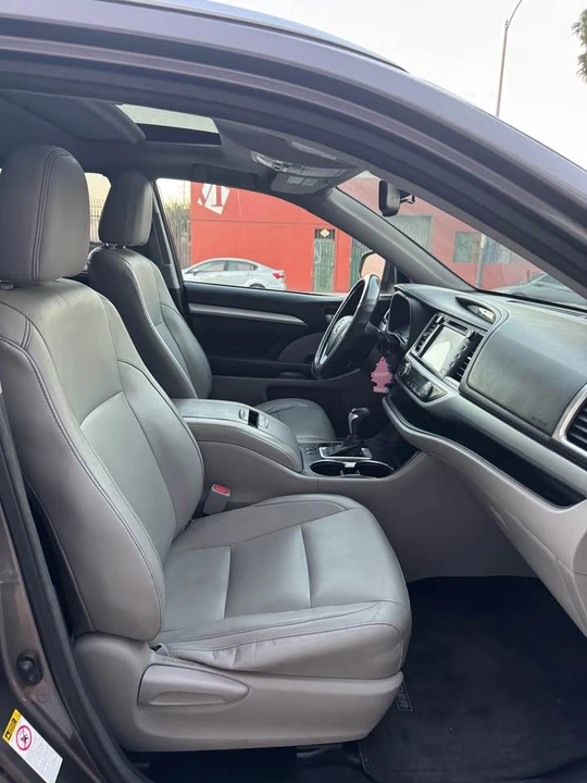 2016 Toyota Highlander - Image 9 of 19