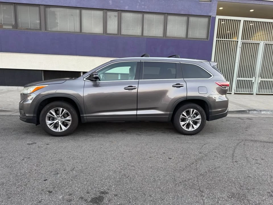 2016 Toyota Highlander - Image 3 of 19