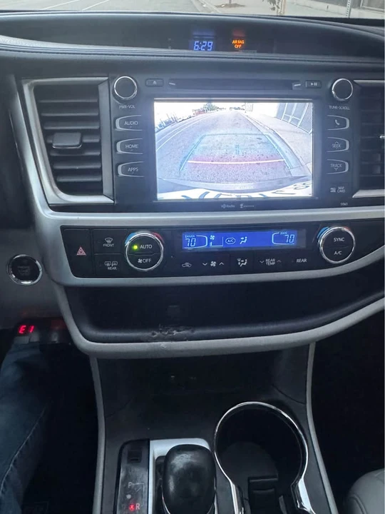 2016 Toyota Highlander - Image 18 of 19