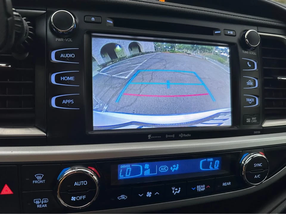 2016 Toyota Highlander - Image 11 of 11