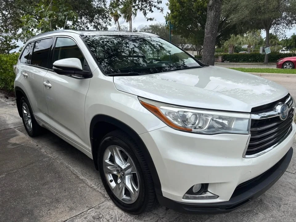 2016 Toyota Highlander - Image 2 of 13