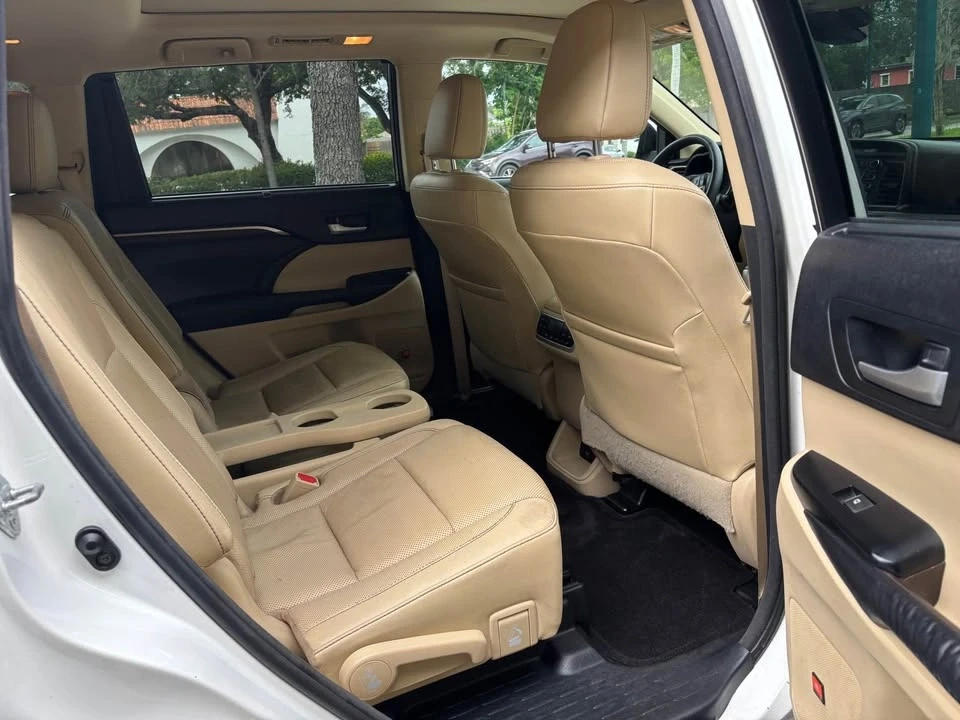 2016 Toyota Highlander - Image 9 of 13