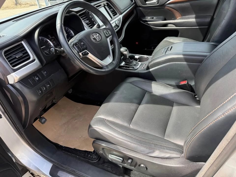 2016 Toyota Highlander - Image 10 of 19