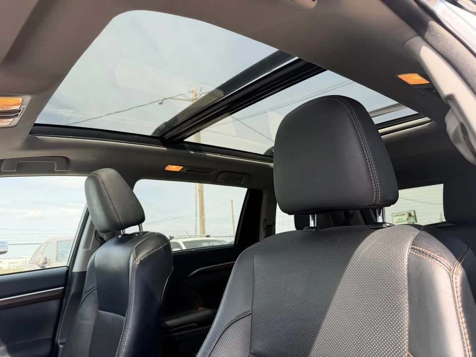 2016 Toyota Highlander - Image 11 of 19