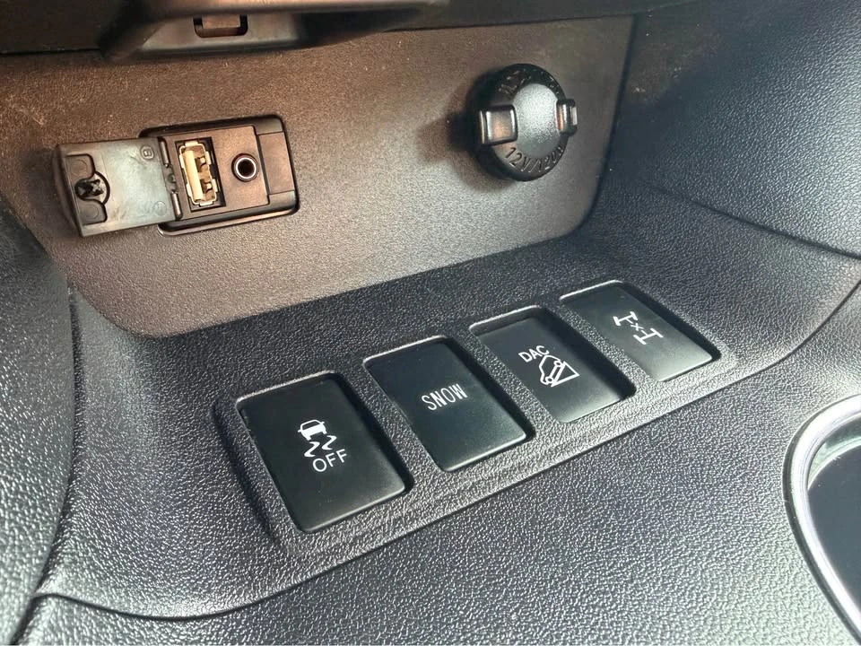 2016 Toyota Highlander - Image 17 of 19