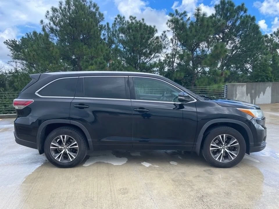 2016 Toyota Highlander - Image 7 of 9