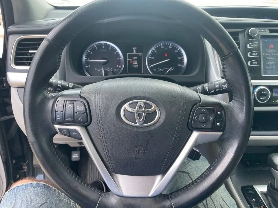 2016 Toyota Highlander - Image 8 of 9
