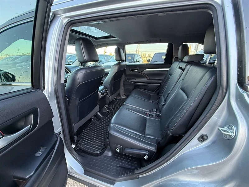 2016 Toyota Highlander - Image 15 of 18