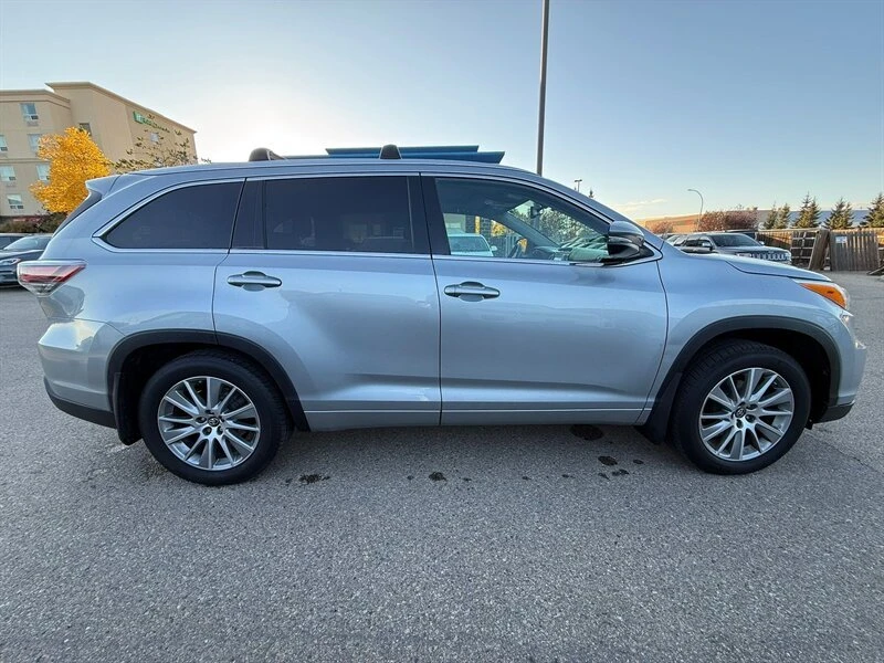 2016 Toyota Highlander - Image 8 of 18