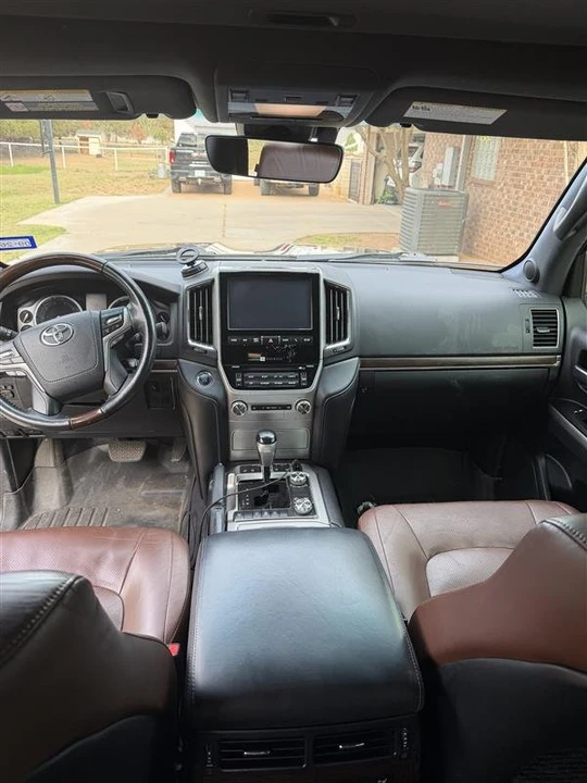 2016 Toyota Land Cruiser - Image 7 of 9