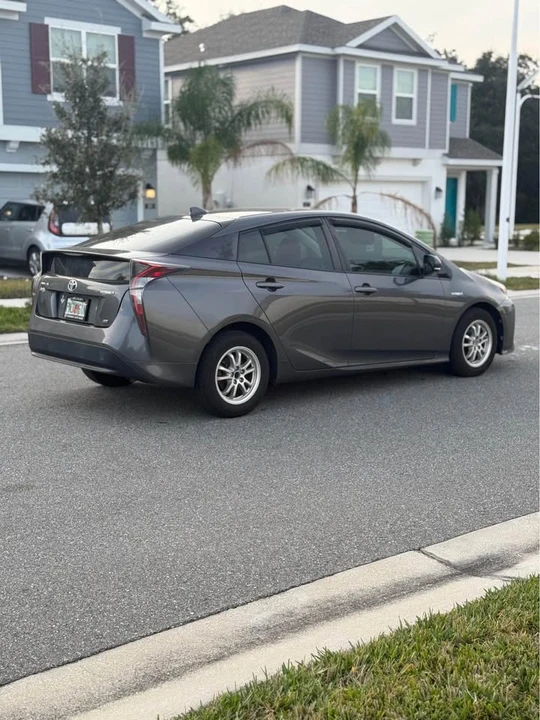 2016 Toyota Prius 4th Gen - Image 5 of 7