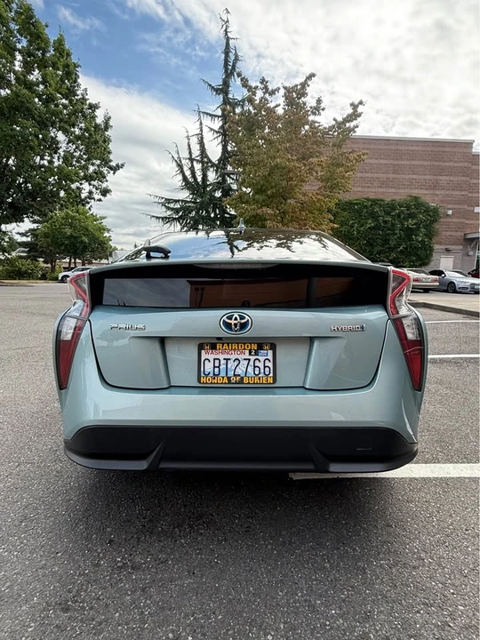 2016 Toyota Prius 4th Gen - Image 6 of 15