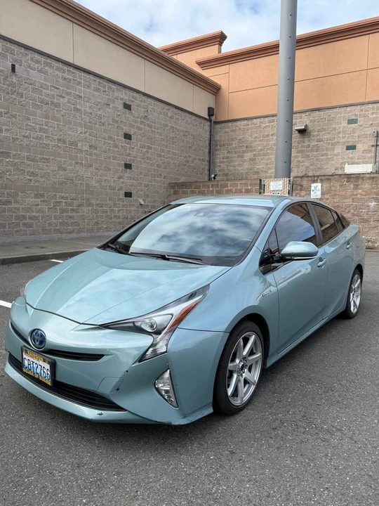 2016 Toyota Prius 4th Gen - Image 5 of 15
