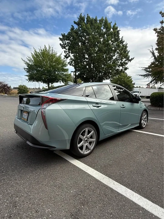 2016 Toyota Prius 4th Gen - Image 2 of 15