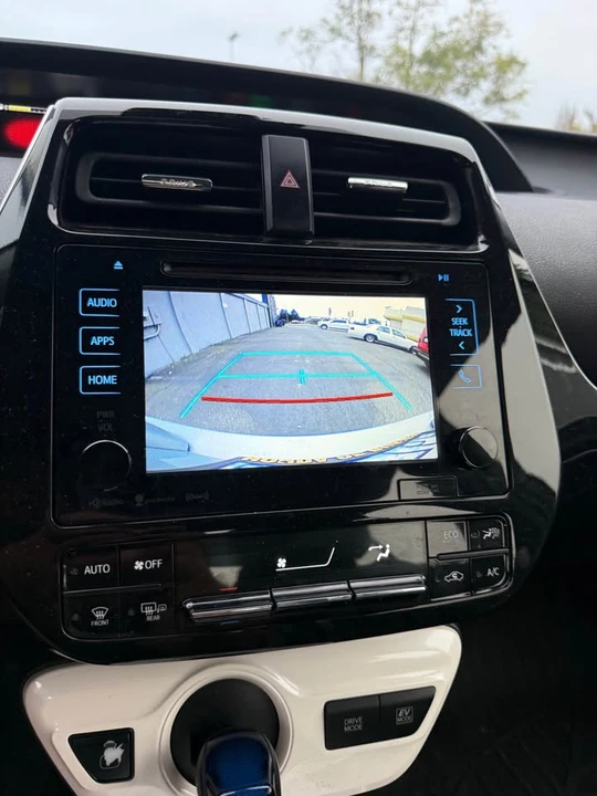 2016 Toyota Prius 4th Gen - Image 11 of 15
