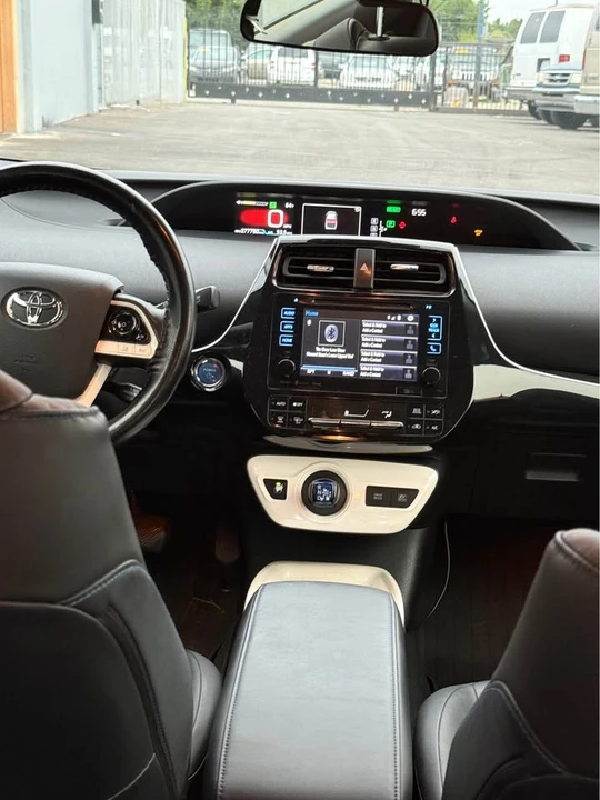 2016 Toyota Prius 4th Gen - Image 10 of 15