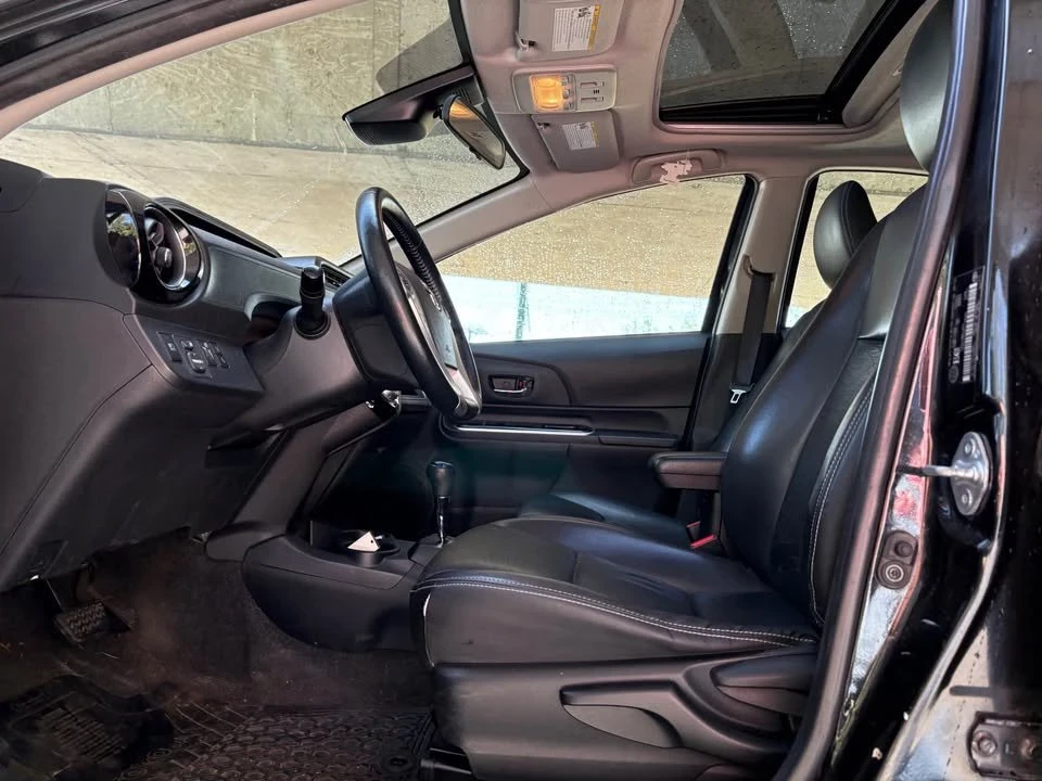 2016 Toyota Prius - Image 19 of 20