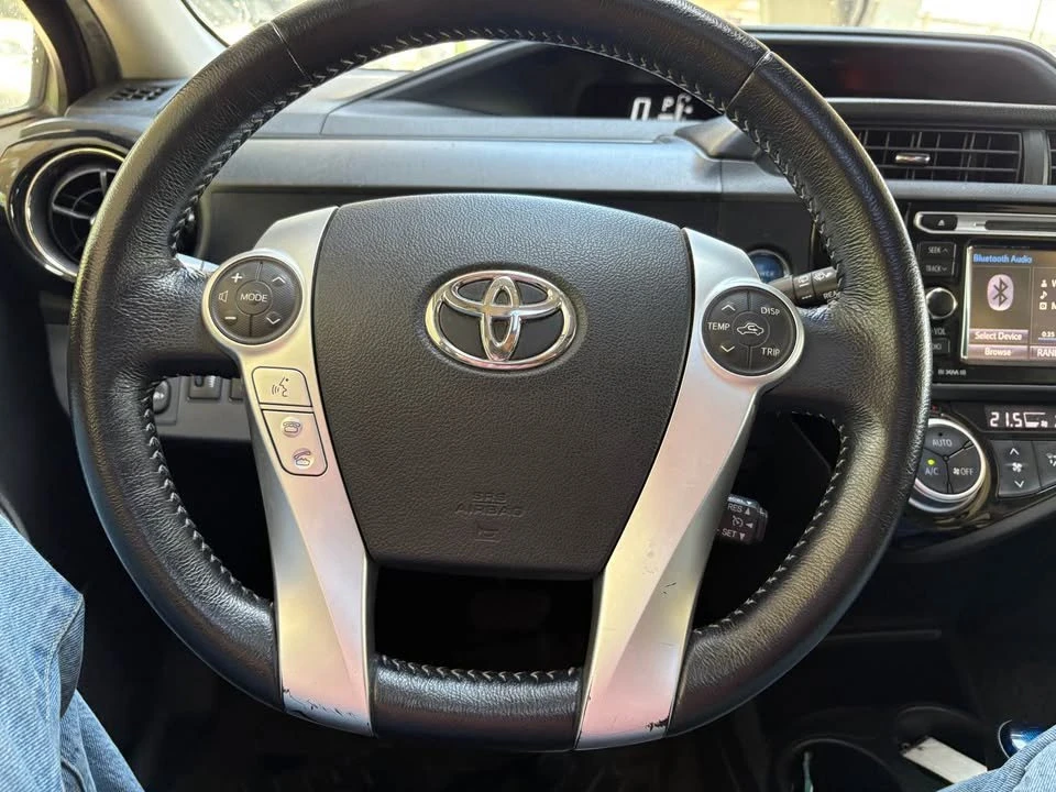 2016 Toyota Prius - Image 15 of 20