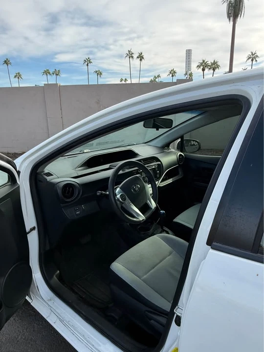 2016 Toyota Prius - Image 5 of 6