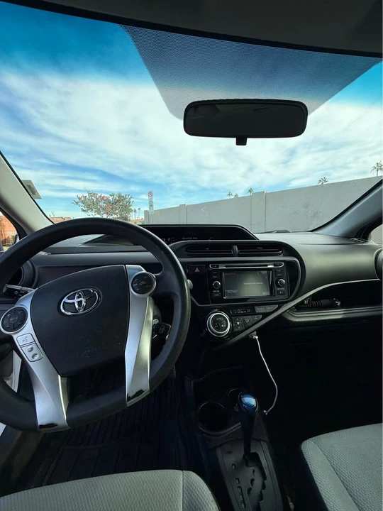 2016 Toyota Prius - Image 4 of 6
