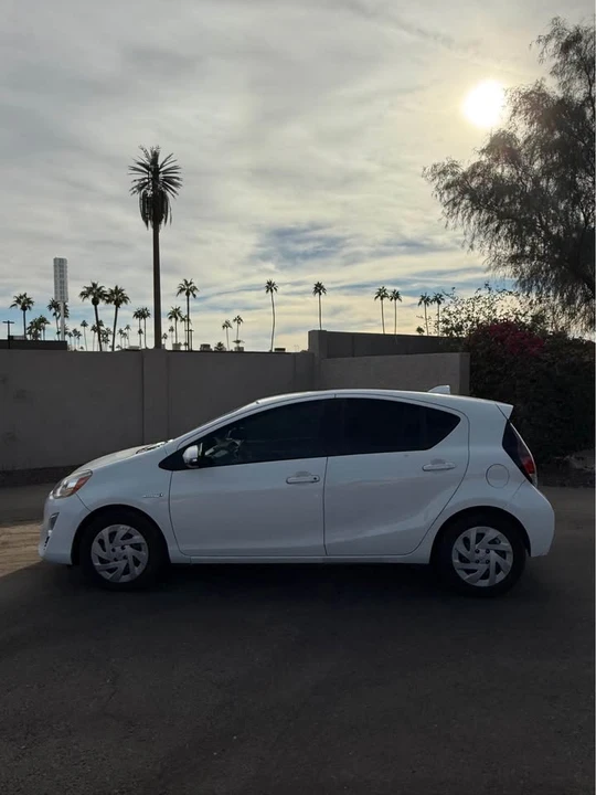 2016 Toyota Prius - Image 3 of 6