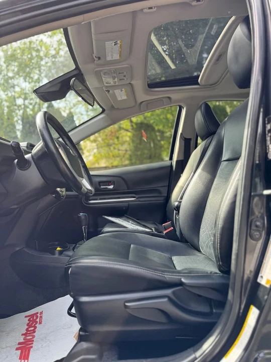2016 Toyota Prius 4th Gen - Image 11 of 17