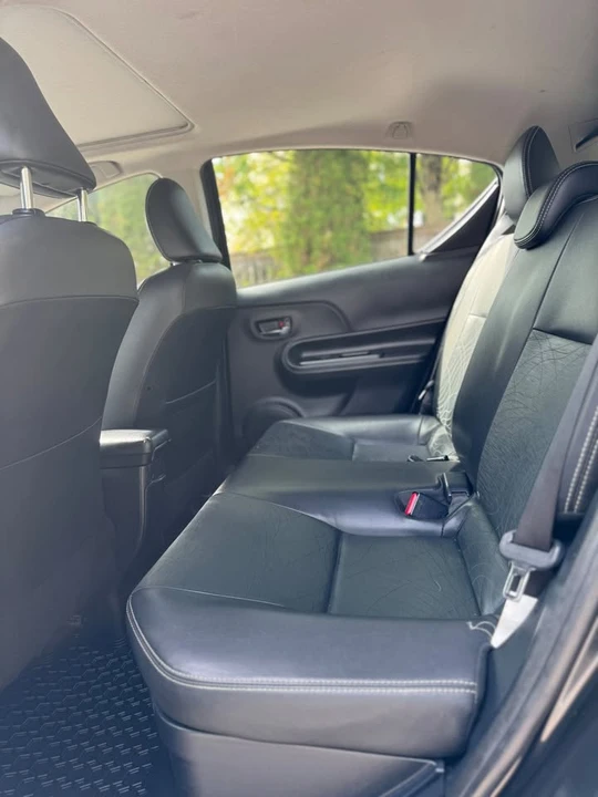 2016 Toyota Prius 4th Gen - Image 9 of 17