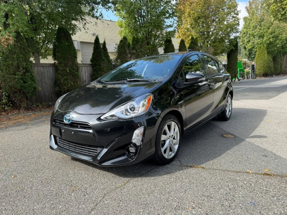 2016 Toyota Prius 4th Gen - Image 2 of 17