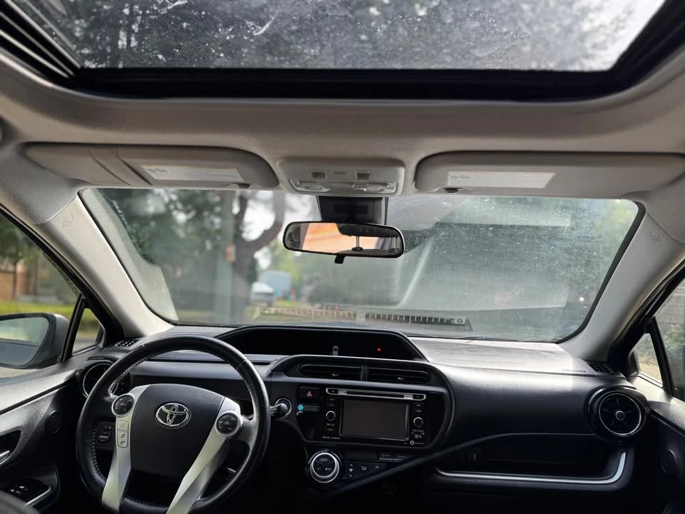 2016 Toyota Prius 4th Gen - Image 10 of 17
