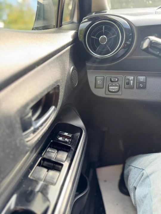2016 Toyota Prius 4th Gen - Image 17 of 17