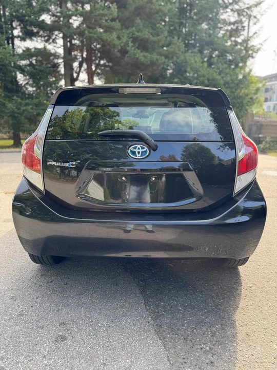2016 Toyota Prius 4th Gen - Image 5 of 17