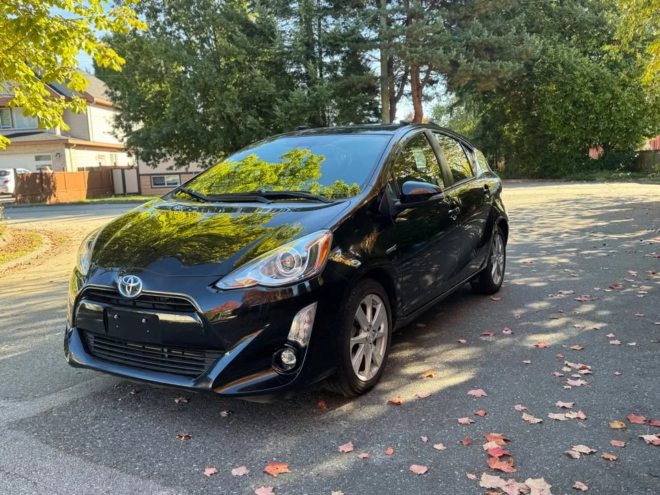 2016 Toyota Prius - Image 2 of 15