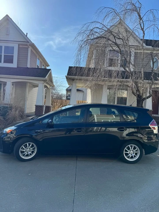 2016 Toyota Prius 4th Gen - Image 2 of 6