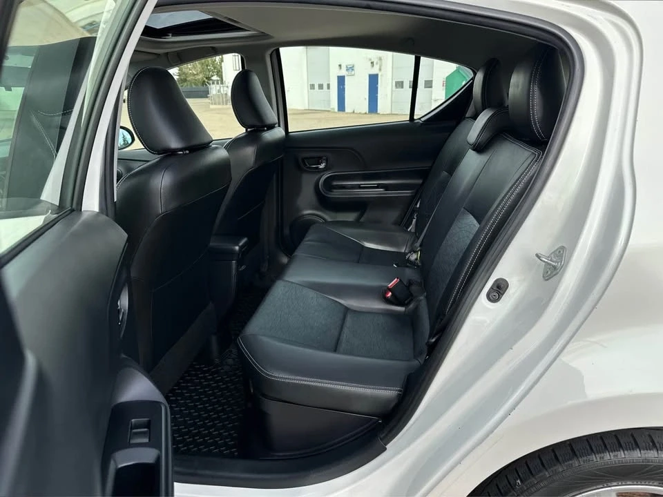 2016 Toyota Prius 4th Gen - Image 9 of 17