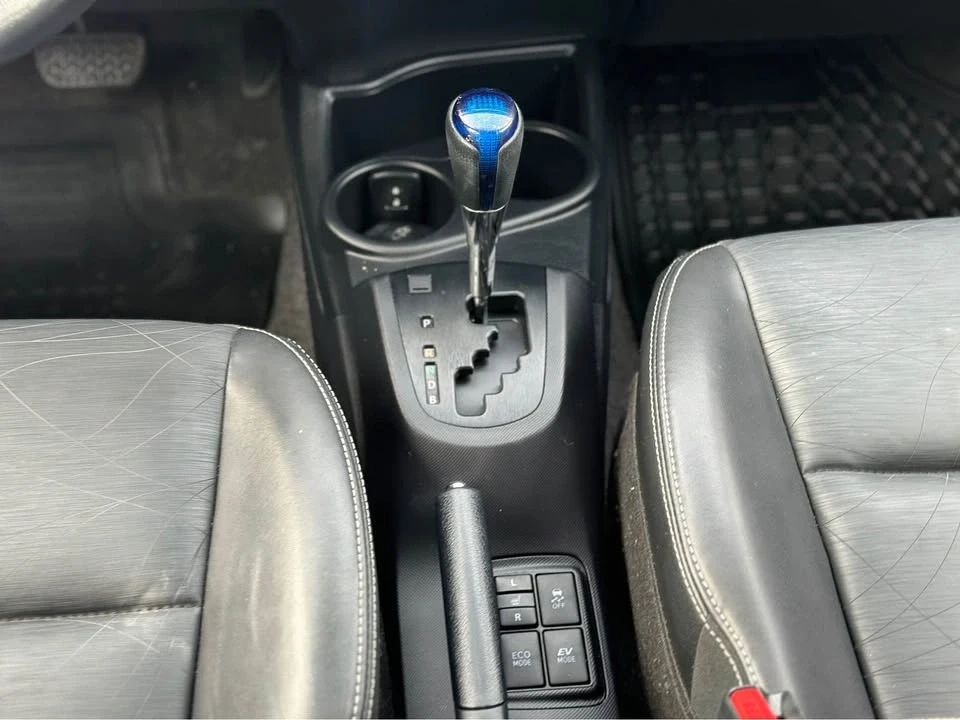 2016 Toyota Prius 4th Gen - Image 15 of 17