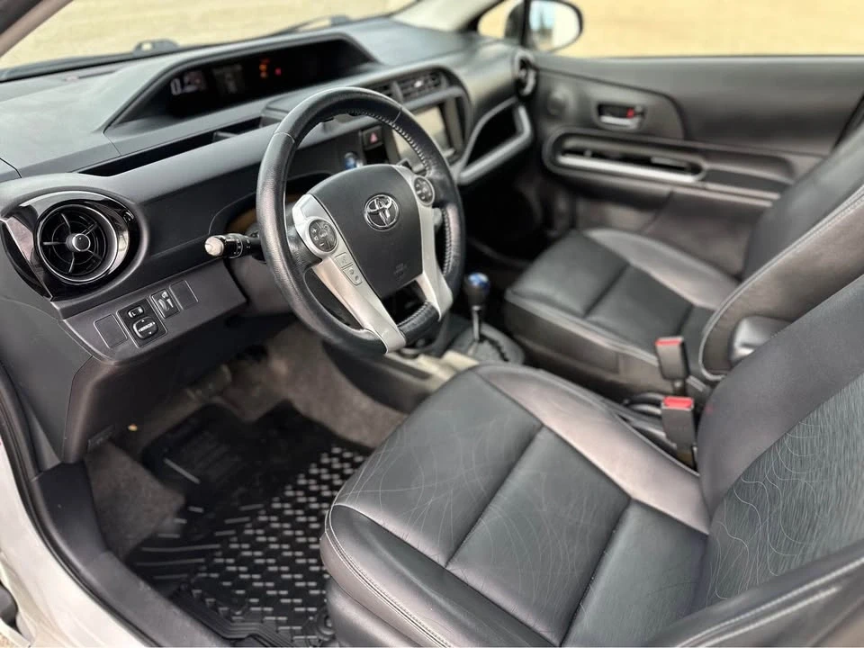 2016 Toyota Prius 4th Gen - Image 13 of 17