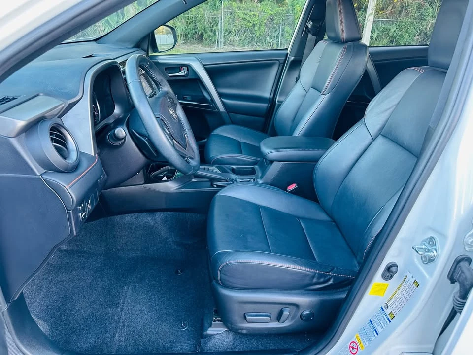 2016 Toyota RAV4 - Image 5 of 8