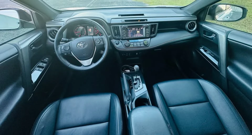 2016 Toyota RAV4 - Image 7 of 8